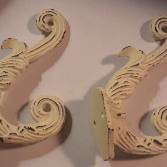 Set of 2, Cast Iron Victorian Distressed Milky Antique White Wall Hooks - Picture 2 of 2